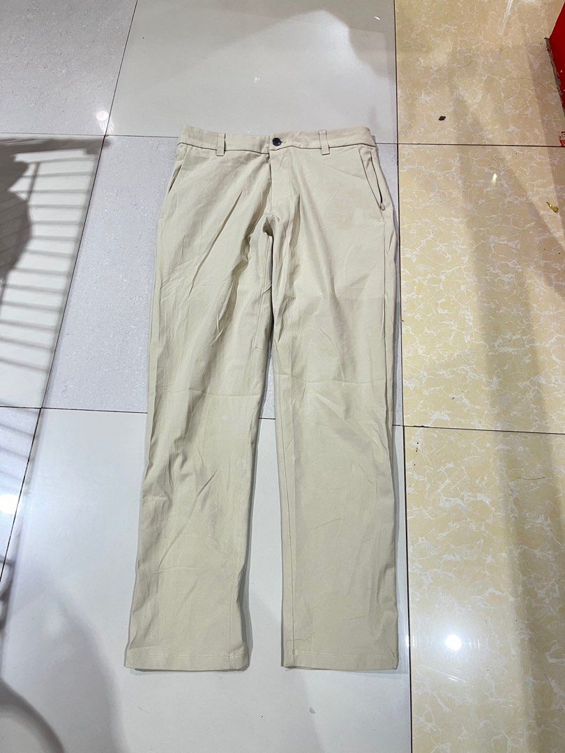 Lululemon Golf Pants Beige Men's Size (Category: Trousers) located in Caloocan City. Submitted by pumarenluc79160 (Listing ID 1463809694, Image 1). Description: - Beige Lululemon pants - Ideal for golf or casual wear - Comfortable and movement-friendly material - Features button closure and pockets - Versatile for everyday use.