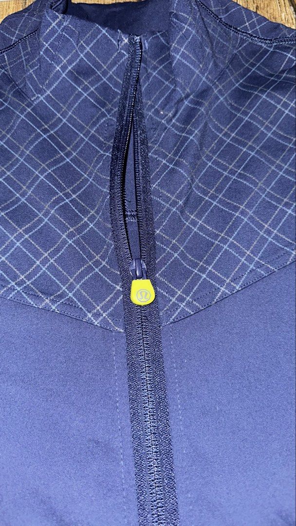 LULULEMON JACKET (Category: Coats, Jackets and Outerwear) located in Manila. Submitted by urban.vintage (Listing ID 1463902406, Image 2). Description: ISSUE: NONE (NEED WASH) MOP :GCASH (NO COD) SHIP VIA: LALAMOVE & J&T LOCATION: PASIG CITY LENGTH: 29 WIDTH :23.