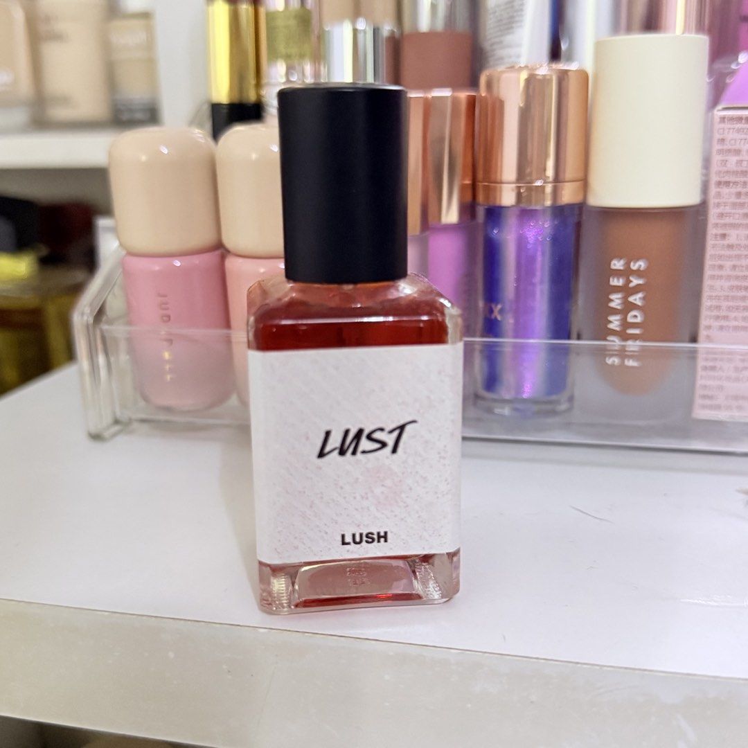 Lush - Lust (Category: Fragrance & Deodorants) located in Tanza. Submitted by ilovediyour (Listing ID 1463847084, Image 1). Description: Fragrance ProfileMain Accords: White floral, yellow floral, animalic, and warm woody.Key Notes: Jasmine, ylang-ylang, rose, sandalwood, and vanilla..
