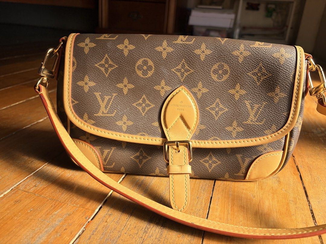 Lv Dianne (Category: Luxury Bags & Wallets) located in San Pascual. Submitted by s3resale (Listing ID 1463743245, Image 1). Description: Good as new with minor signs of usage lang see photos….