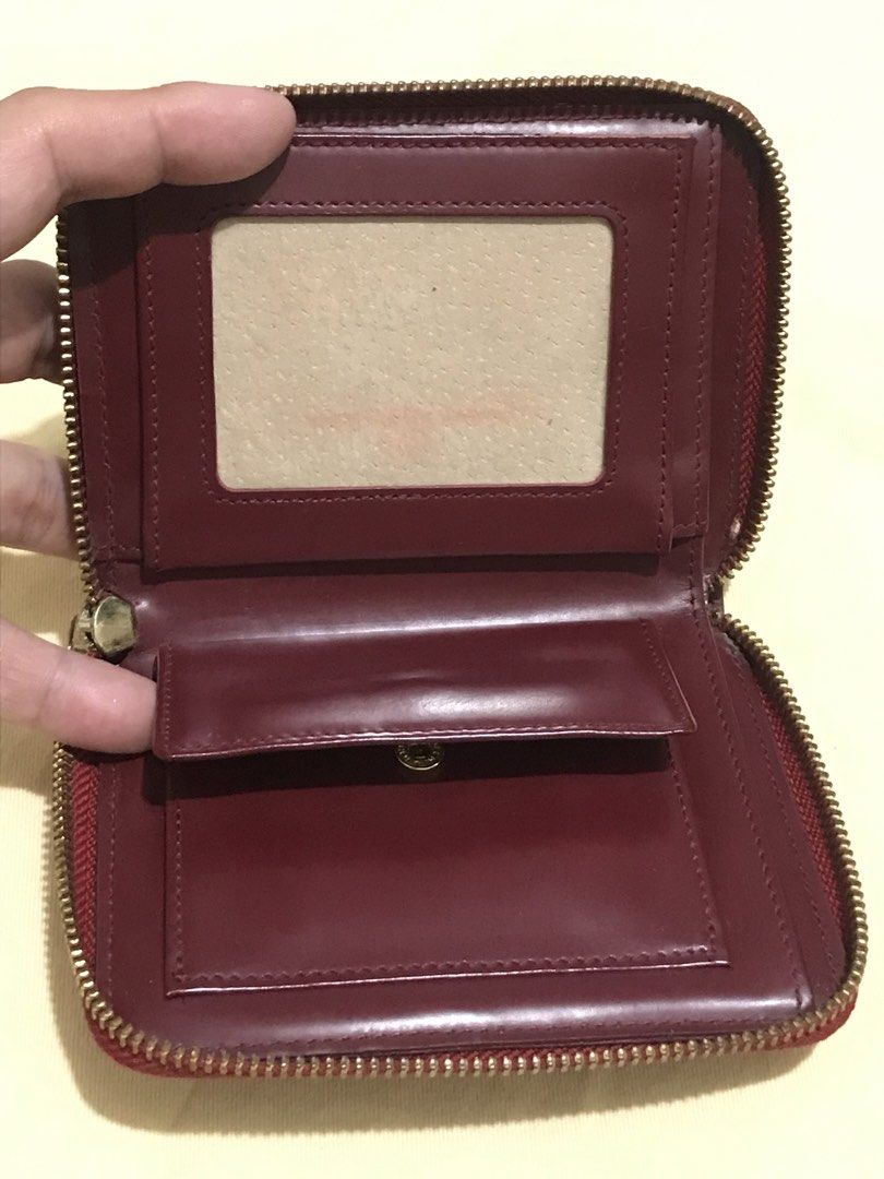Lv leather (Category: Wallets & Card holders) located in Balete No 2. Submitted by troyesybang (Listing ID 1463896489, Image 3). Description: Leather no code Suede lining yun sa lagayan picture may kasama sa leather edge Sale item Sf to j&t .
