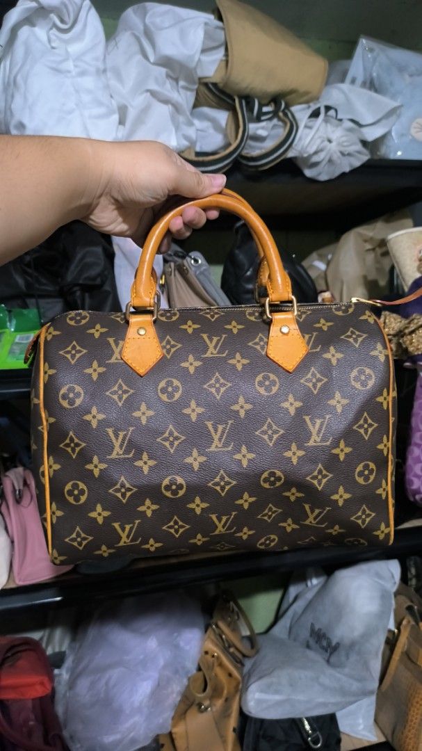 LV Speedy Mono 30 Handbag (Category: Shoulder Bags) located in Quezon City. Submitted by 88bagelya_ni_rhen88 (Listing ID 1463864680, Image 1). Description: preloved from japan coded speedy 30.