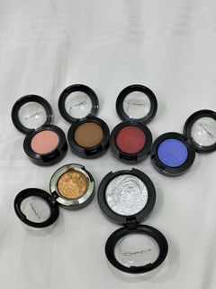 (Category: ) located in . Submitted by helpmeclearmymakeup (Listing ID 1463891323, Image 1). Description: .