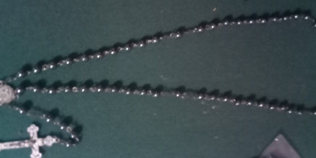 Magmatic rosary (Category: Religious Items) located in Paranaque City. Submitted by dimaguilaa94969 (Listing ID 1463143711, Image 1). Description: pm of int 09260966619.