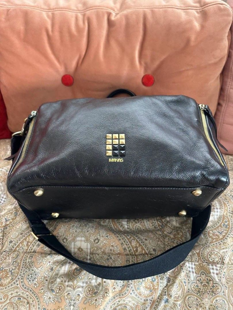 Manas Black Leather 2-way Bag (Category: Luxury Bags & Wallets) located in Quezon City. Submitted by dannikkishoppe2 (Listing ID 1463858597, Image 3). Description: Manas Black Leather 2-way Bag ‼️₱2800‼️ *accented with polished gold-toned hardware *genuine leather *good as new W12in x D7in x H8in Handle drop 5in.