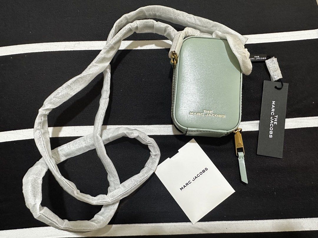 Marc Jacobs mini Vanity Bag (Category: Wallets & Card holders) located in Antipolo. Submitted by maiah_ccd (Listing ID 1463768372, Image 1). Description: Authentic.