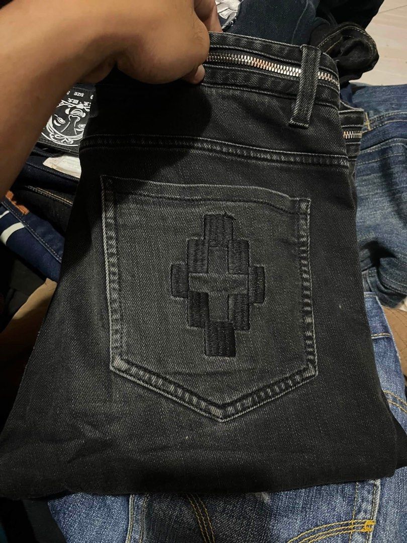 Marcelo Burlon Jeans (Category: Activewear) located in Manila. Submitted by bibiies2.0xghettothrift (Listing ID 1463887407, Image 3). Description: Marcelo Burlon Jeans Details W32-34 L41 ₱750 Loc.Baclaran Paranaque.