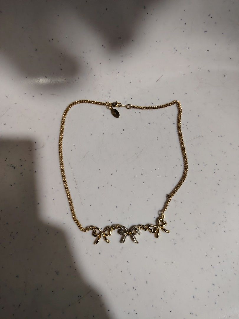 mario valentino (Category: Necklaces) located in Baguio. Submitted by angeloshoppebaguio2600 (Listing ID 1463821554, Image 1). Description: neck laces mario valentino no issue .