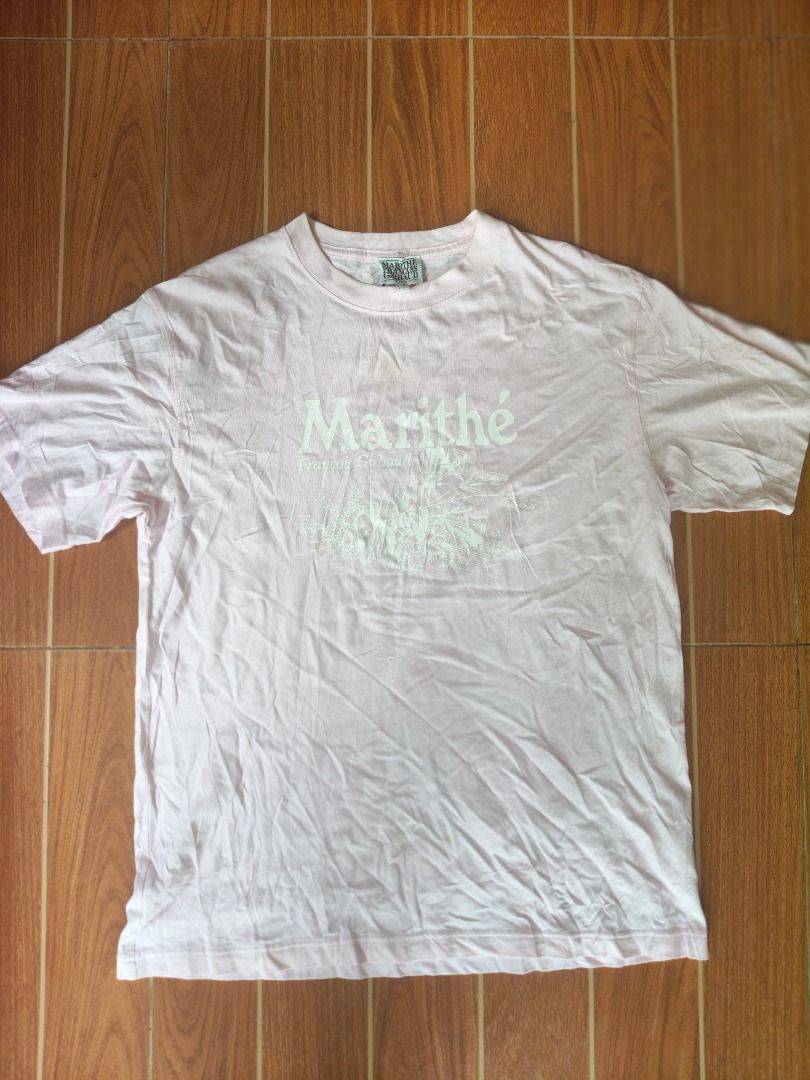 Marithe Francois Girbaud Pink T-shirt Size L (Category: Shirts) located in Caloocan City. Submitted by balizaclar77072 (Listing ID 1463760491, Image 1). Description: - Pink Marithe Francois Girbaud T-shirt - Features a cool graphic print on the front - Size: Large (L) - Made in Korea - Ideal for everyday casual wear.