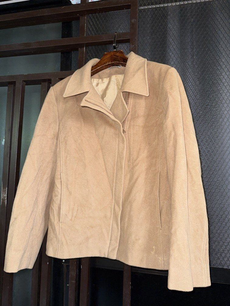 MARKS & SPENCER WOOL BLEND JACKET (Category: Coats, Jackets and Outerwear) located in Dagupan City. Submitted by size.spectrum (Listing ID 1463810682, Image 1). Description: SIZE UK 12.