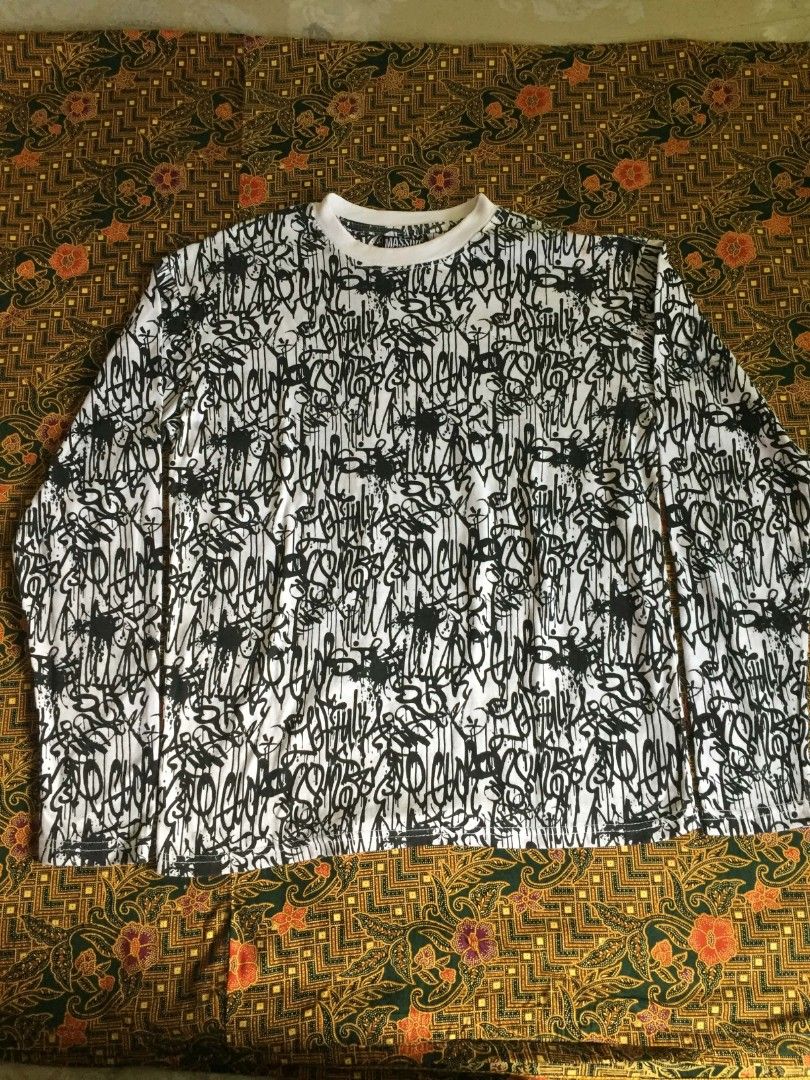 Massive AOP Graffiti Long Sleeves (Category: Tshirts & Polo Shirts ) located in Naga. Submitted by retardcurator (Listing ID 1463823394, Image 1). Description: .