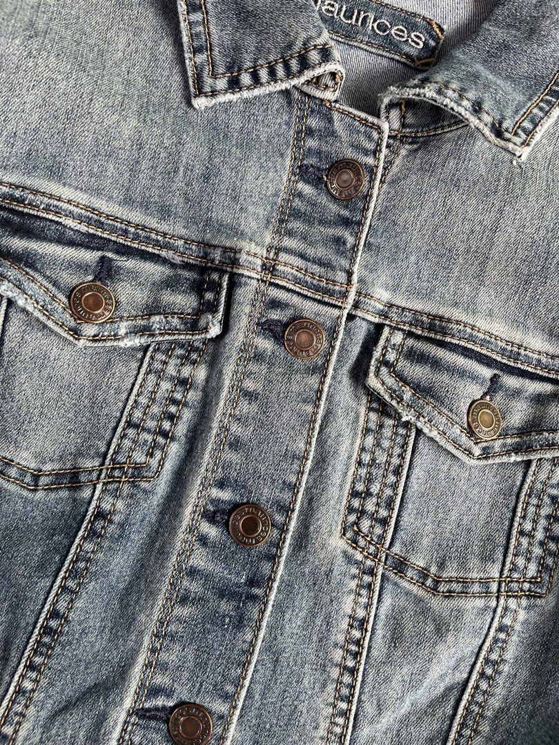 MAURICES DENIM JACKET (Category: Coats, Jackets and Outerwear) located in Quezon City. Submitted by kentstuff (Listing ID 1463859070, Image 2). Description: MAURICES Size S On Tag Shoulder-Hem : 20.5” Pit-Pit : 17” Condition: Excellent CR: 9.8/10 Flaws: ❌ Needwash DISCLAIMER: This is a thrifted item. All brands, logos, and trademarks belong to their rightful owners. We’re here to rehome great pieces — no brand affiliation intended..