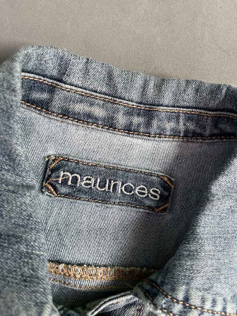 MAURICES DENIM JACKET (Category: Coats, Jackets and Outerwear) located in Quezon City. Submitted by kentstuff (Listing ID 1463859070, Image 3). Description: MAURICES Size S On Tag Shoulder-Hem : 20.5” Pit-Pit : 17” Condition: Excellent CR: 9.8/10 Flaws: ❌ Needwash DISCLAIMER: This is a thrifted item. All brands, logos, and trademarks belong to their rightful owners. We’re here to rehome great pieces — no brand affiliation intended..