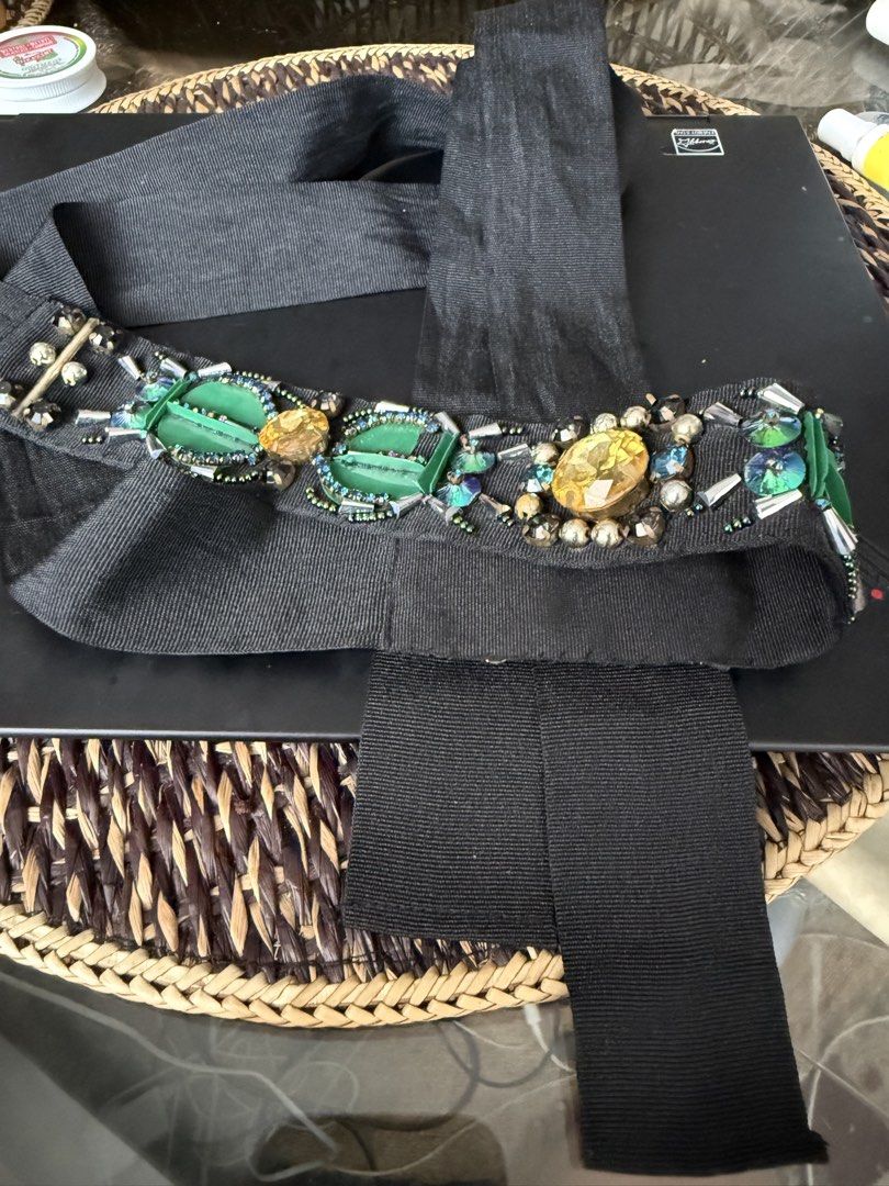 Max & Co Lace Headband (Category: Accessory Holder, Box & Organizers) located in Pasig City. Submitted by fashion_alpha (Listing ID 1463782054, Image 3). Description: Issue: pls see last picture.