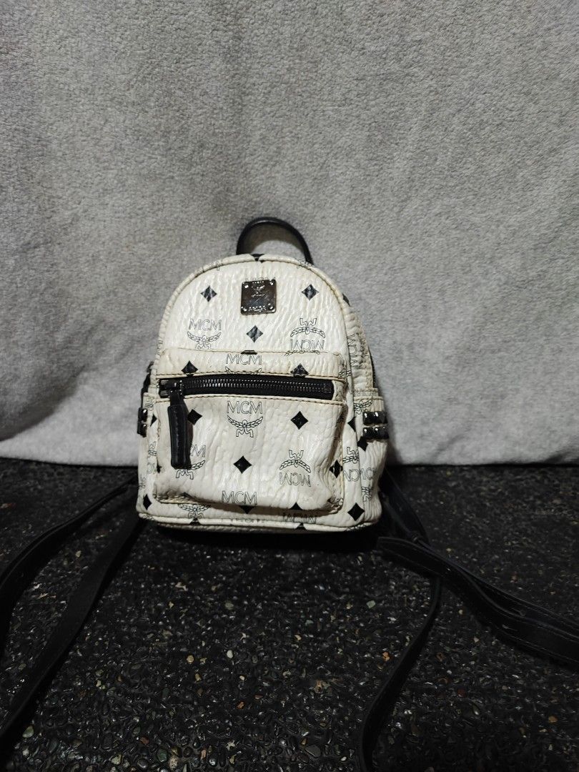 MCM Mini Backpack White Monogram (Category: Luxury Bags & Wallets) located in Baguio. Submitted by jayrgijc52758 (Listing ID 1463747921, Image 1). Description: MCM mini backpack Puwede gawing sling bag Very nice and cute 1k.