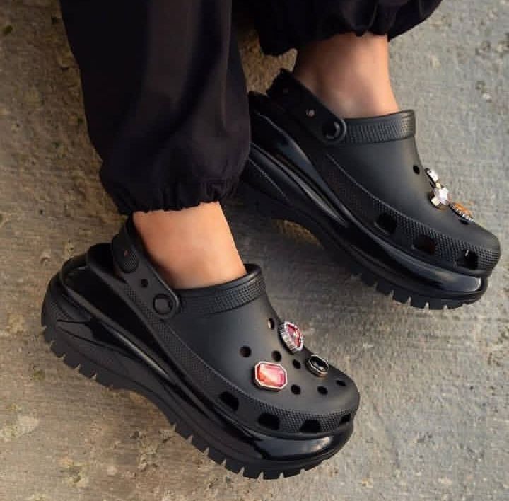 Mega Crush Clog in Black (Category: Wedges) located in Rizal. Submitted by hiraya16 (Listing ID 1463894693, Image 1). Description: Available Onhand ready to ship Unisex - Sizes available? DM ✉️ J&T - Lalamove - LBC.