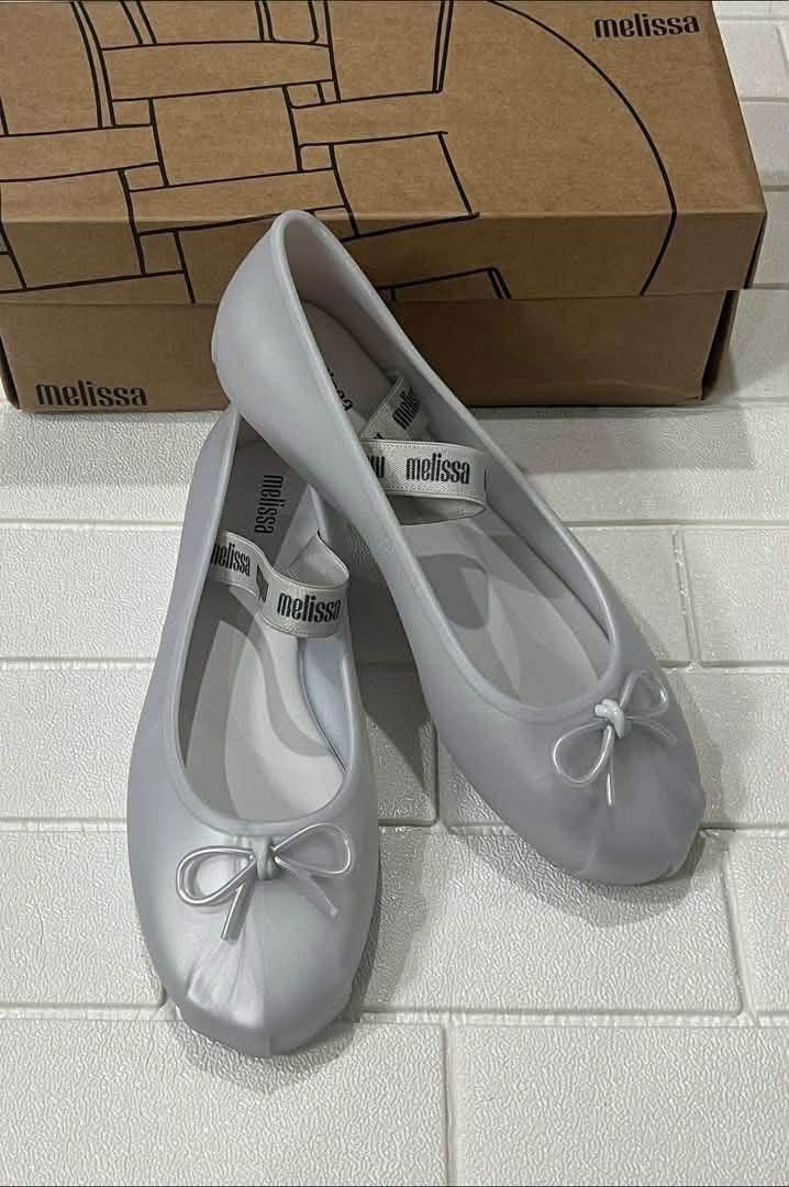 Melissa Sophie US5,6,7,8,9 (Category: Shoe inserts) located in Taguig. Submitted by melissacollection.ph (Listing ID 1463793980, Image 2). Description: ALL POSTED SIZES ARE AVAILABLE. BRANDNEW AND COMPLETE INCLUSIONS - 3X MONEYBACK GUARANTEE IF PROVEN FAKE.