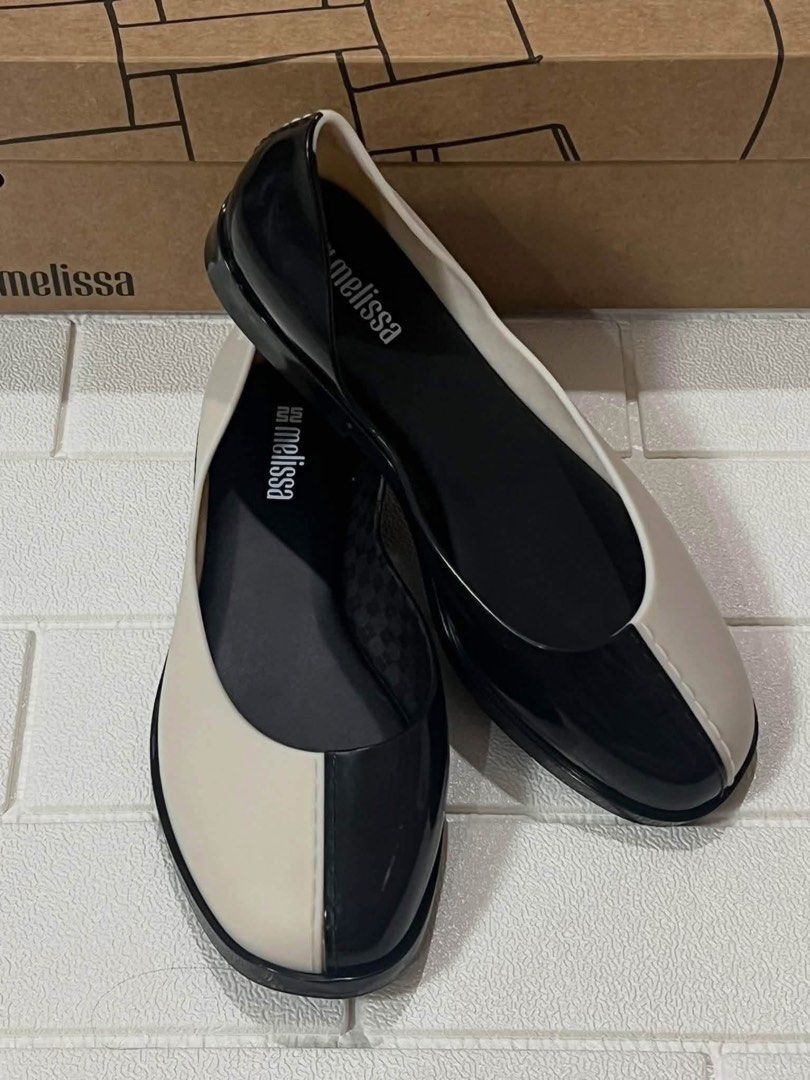 Melissa Switch US7 (Category: Loafers) located in Taguig. Submitted by melissacollection.ph (Listing ID 1463799594, Image 2). Description: ALL POSTED SIZES ARE AVAILABLE. BRANDNEW AND COMPLETE INCLUSIONS - 3X MONEYBACK GUARANTEE IF PROVEN FAKE.