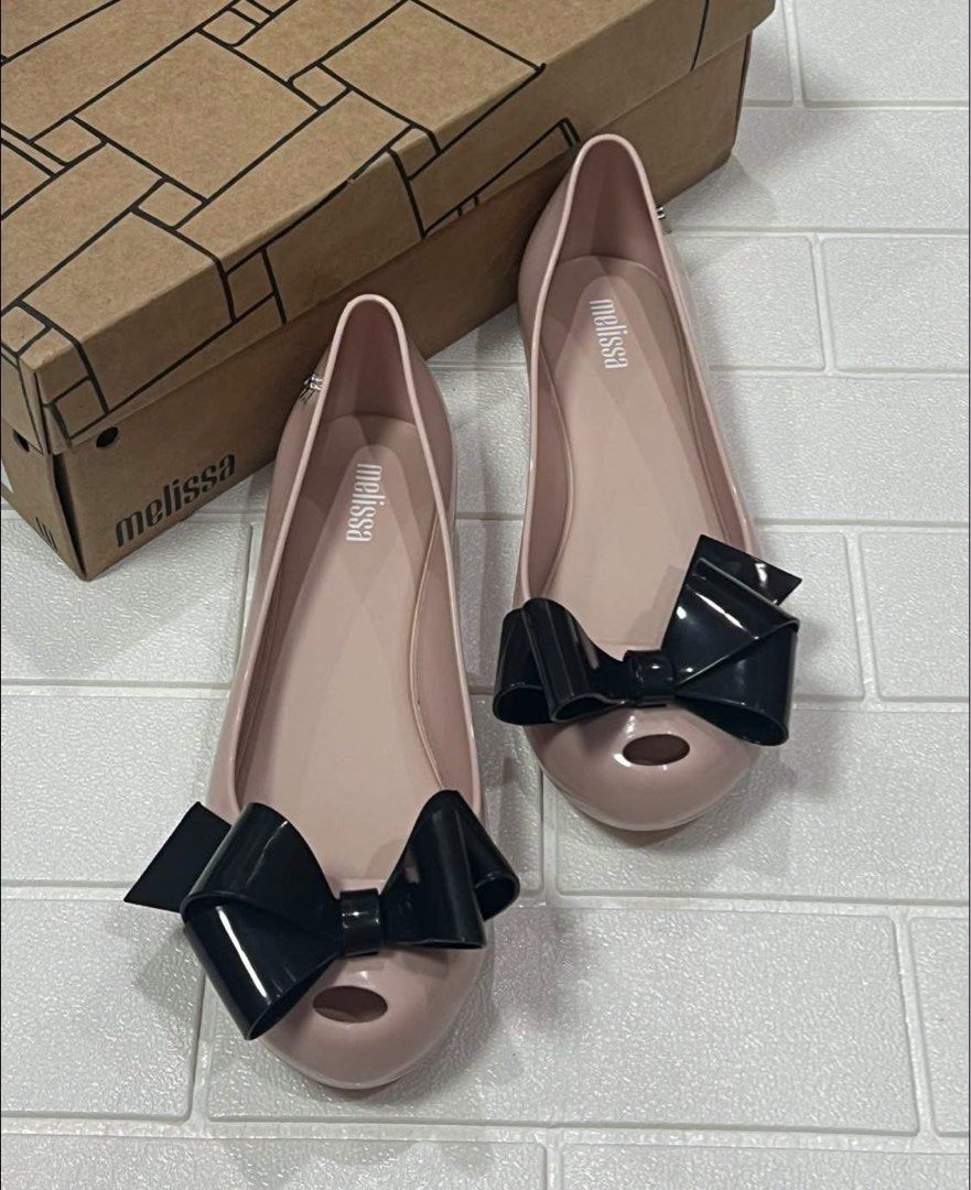 Melissa Ultragirl Classy US5,6,7,8 (Category: Shoe inserts) located in Taguig. Submitted by melissacollection.ph (Listing ID 1463797060, Image 1). Description: ALL POSTED SIZES ARE AVAILABLE. BRANDNEW AND COMPLETE INCLUSIONS - 3X MONEYBACK GUARANTEE IF PROVEN FAKE.
