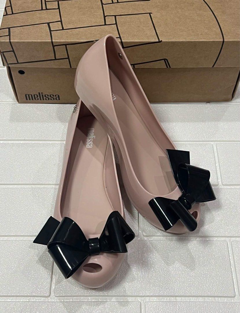 Melissa Ultragirl Classy US5,6,7,8 (Category: Shoe inserts) located in Taguig. Submitted by melissacollection.ph (Listing ID 1463797060, Image 2). Description: ALL POSTED SIZES ARE AVAILABLE. BRANDNEW AND COMPLETE INCLUSIONS - 3X MONEYBACK GUARANTEE IF PROVEN FAKE.