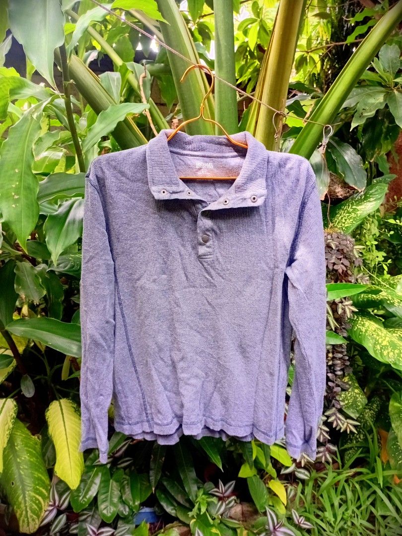Michael Kors Grey Sweatshirt (Category: Coats, Jackets and Outerwear) located in Makati City. Submitted by ellavee_you (Listing ID 1463801933, Image 1). Description: send offer! ❤️.