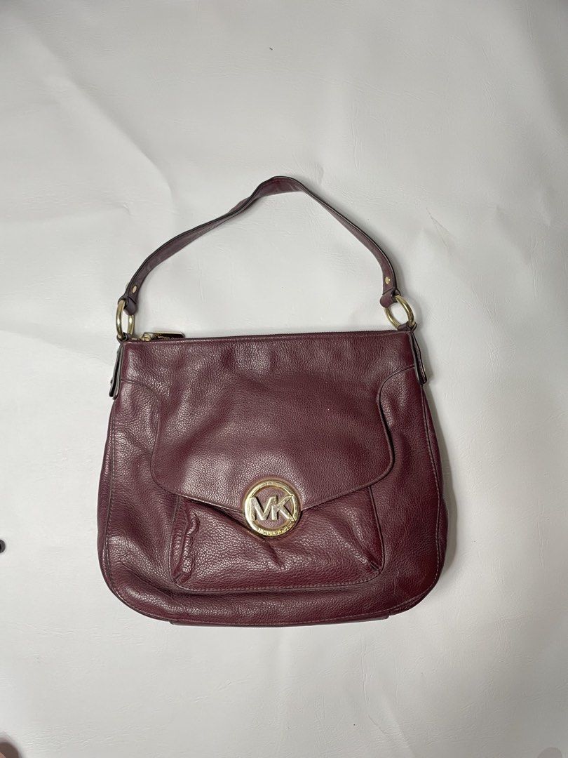 Michael kors lathers kili bag (Category: Looking For) located in Urdaneta. Submitted by northdrops_asian (Listing ID 1463852474, Image 1). Description: Excellent condition .
