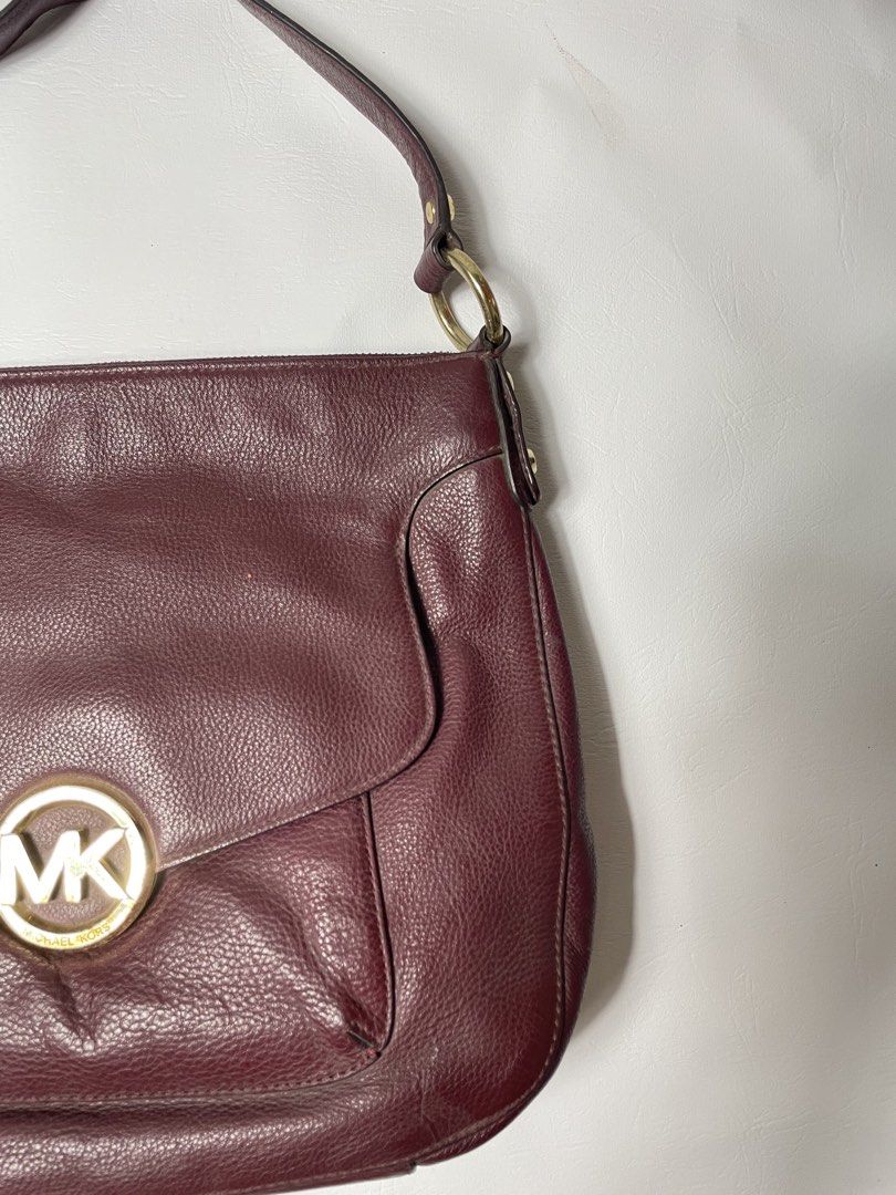 Michael kors lathers kili bag (Category: Looking For) located in Urdaneta. Submitted by northdrops_asian (Listing ID 1463852474, Image 2). Description: Excellent condition .