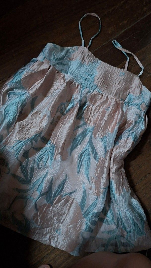 Mini Bubble Dress (Category: Dresses) located in Manila. Submitted by aycgera (Listing ID 1463832796, Image 2). Description: - Flowy hemline adds a touch of elegance - Could wear for dress over pants .
