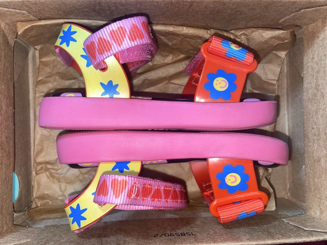 Mini Melissa Fabula Sandals Size 7 USA (Category: Babies & Kids Fashion) located in Manila. Submitted by mamallorym78761 (Listing ID 1463841846, Image 3). Description: - Barely used - Negotiable - Pm for more info or pictures.