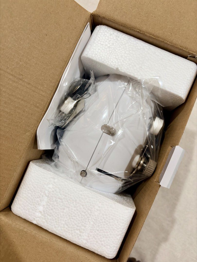 Mini Sewing Machine with Led Light (Never Used) Opened only to take pics (Category: Other Stationery & Craft) located in Silang. Submitted by delulubean (Listing ID 1463750228, Image 2). Description: New and Never Used - lalamove or j&t delivery 📍Silang, Cavite.