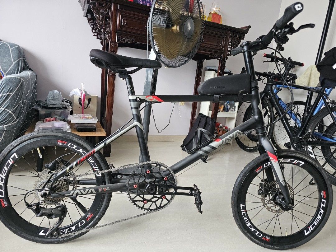 Mini Velo Java (Category: Bicycles) located in Singapore. Submitted by blavod1979 (Listing ID 1463836723, Image 1). Description: Selling the above flat bar minivelo. Setup this minivelo for my daughter end up she just rode once! So decided to sell off make space. Most of the parts are almost new. 1. 20 inch litepro wheels 2. Shimano 11speed shifter 3. 105 RD 4. Shimano Ultegra 11speed cassette. 5. Litepro crankset. 6. Shimano hydraulic brakes Do 