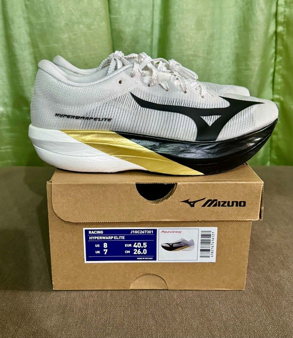 Mizuno Hyperwarp Elite (8US Men) (Category: Sneakers) located in Marilao. Submitted by mynameissbc (Listing ID 1463820921, Image 1). Description: Mizuno Hyperwarp Elite - 8US Men - 25km mileage - Like new condition 6,500php only Marilao Bulacan or shipping nationwide.