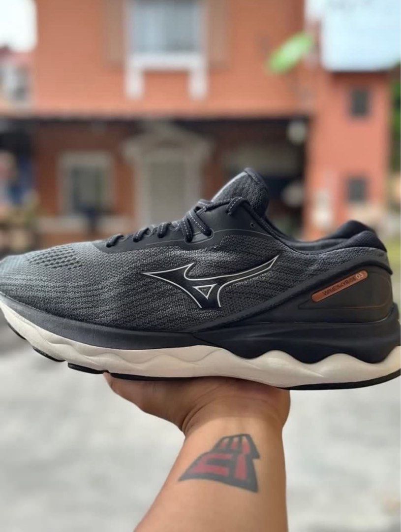 Mizuno Skyrise 8.5 us men’s (Category: Sneakers) located in General Santos City (Dadiangas). Submitted by amara_preloved (Listing ID 1463798102, Image 1). Description: 8.5 us mens .