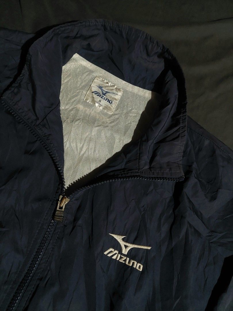 Mizuno Winbreaker Jacket (Category: Coats, Jackets and Outerwear) located in Manila. Submitted by ashibambum_05 (Listing ID 1463929919, Image 2). Description: good as new No issue embroided front and back logo design best fit Small-Medium Men.