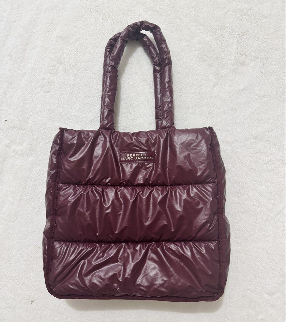 Mj puff bag in burgundy (Category: Tote Bags) located in Marikina City. Submitted by ericadsj (Listing ID 1463833819, Image 1). Description: .