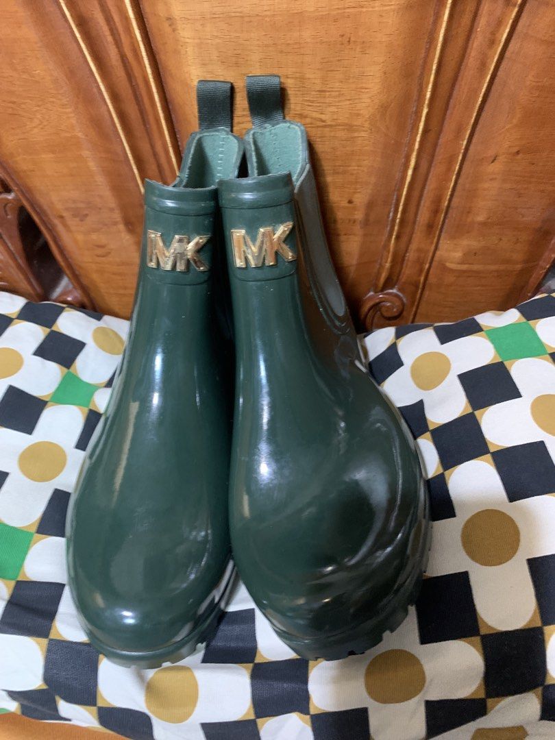 MK rain boots (Category: Activewear) located in General Trias. Submitted by vpshoppe (Listing ID 1463931546, Image 1). Description: MK rain boots very good condition almost brandnew ndi nagamit size 8.