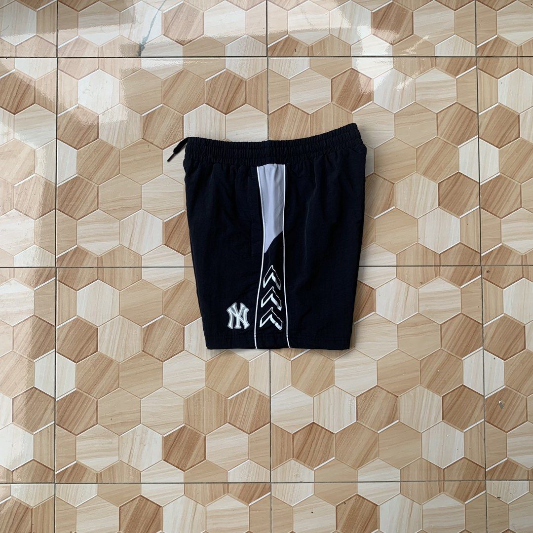 MLB NY Rubber Logo Nylon Short❗️ (Category: Shorts) located in Cebu City. Submitted by darrylopon12219 (Listing ID 1463817368, Image 3). Description: Orig💯 As New Condition No Issue Size Xs Color Rate:9.9/10 Dimes:W26-30 L15 Leghole 11.5 -Need Wash 📍 CONSOLACION, CEBU ‎🚚 ship via J&T ‎DM NOW📩.