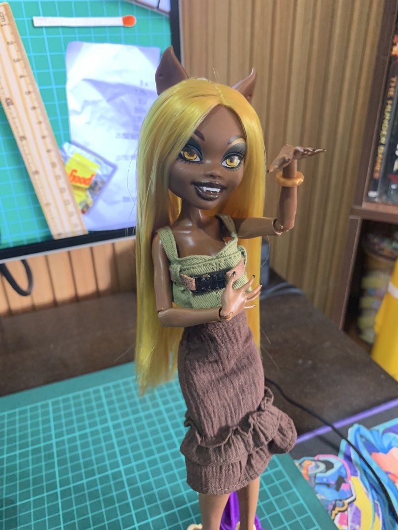 Monster High Claudia with Bratz Clothes (Category: Figurines & Statues) located in Angeles City. Submitted by scarbucksg31898 (Listing ID 1463825309, Image 1). Description: - RFS: Need funds - with 2 stands - Repaint face - No issues.