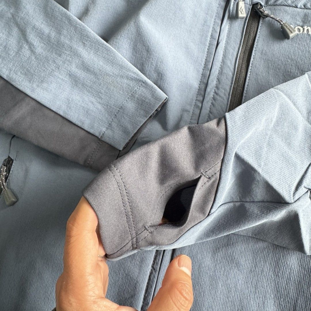 全新MONTBELL户外軟殼防風防水登山服衝鋒衣MONTBELL外套 MONTBELL jacket （分類：外套及戶外衣服）位於 Hong Kong。 由 lamlamhome 提交（商品編號 1463845818，圖片 3）。簡介： MONTBELL户外軟殼防風防水登山服衝鋒衣 M 胸圍-102前長66後長70 L 胸圍-108前長68後長72 XL胸圍-114前長70 後長74 訂貨需要1-2星期 可以payme alipay fps。