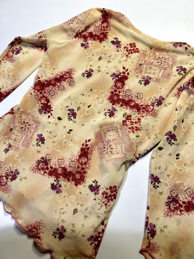 MOST BEAUTIFUL! Oriental Top with Ruffle Trim (Category: Longsleeves) located in Marikina City. Submitted by wearablearttt (Listing ID 1463930448, Image 3). Description: -has lining -not see through mesh 𖨆 LAID FLAT MEASUREMENTS ‎L 20" ‎W 12-14" ‎B 13.5-16".