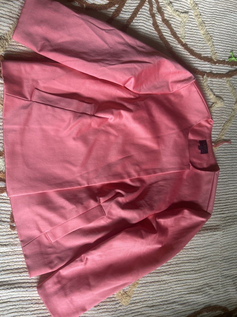 M&S Collection Pink Collarless Jacket UK 6 (Category: Coats, Jackets and Outerwear) located in Lal-Lo. Submitted by pureearth_8c747c (Listing ID 1463785065, Image 1). Description: - M&S Collection pink jacket - Collarless design - Two front pockets - Fully lined inside - Made in China - Size UK 6.
