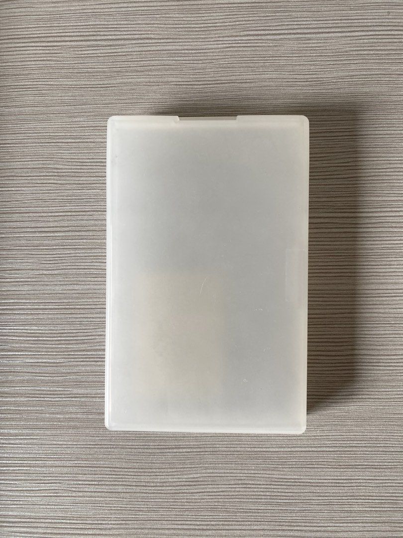 Muji Card Holder (Category: Wallets & Card holders) located in Paranaque City. Submitted by declutterbykat (Listing ID 1463789601, Image 2). Description: 🔖 rfs: decluttering 📍 parañaque city 💸 mop: gcash or maya only 🚖 mod: lalamove and grab ONLY .