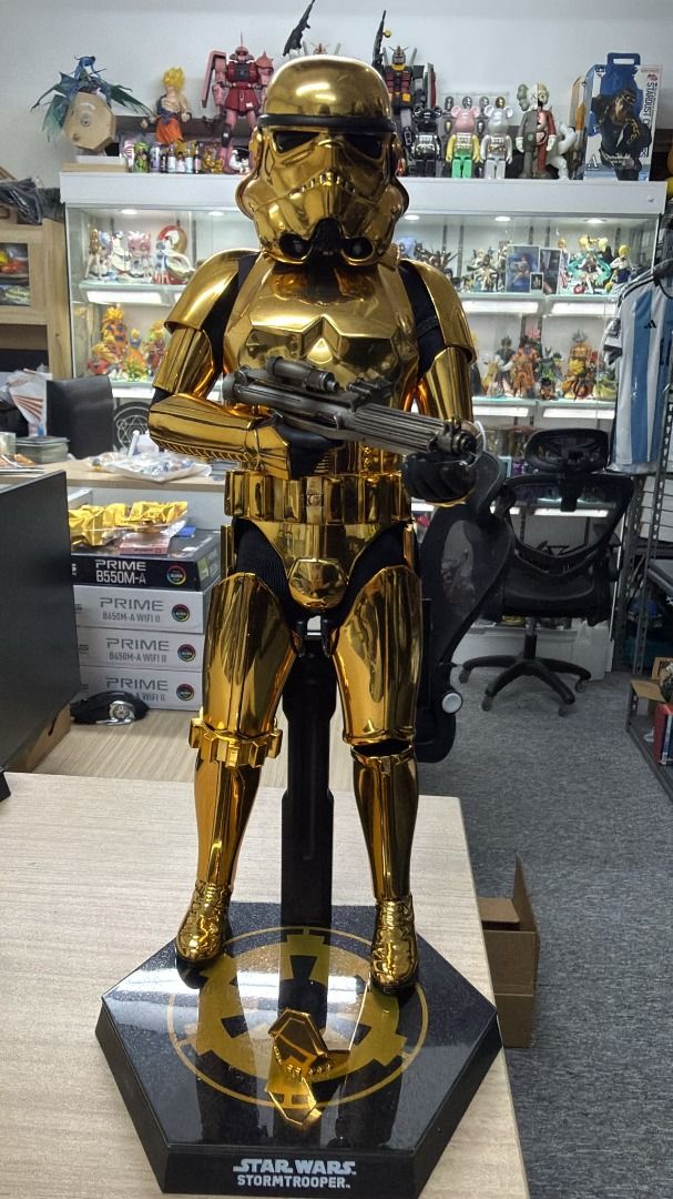 (N)開封品 無盒 眼見咁多 腳膊甲有甩 Hottoys MMS364 Star Wars Stormtrooper Gold Chrome Version 星球大戰 金兵 帝國風暴兵 金色電鍍版 （分類：手辦雕像）位於 Hong Kong。 由 nibanmelimited_1103 提交（商品編號 1463857549，圖片 1）。簡介： 不設議價不設議價不設議價(所有議價問題不會回覆) 商品狀態: D 外盒: 無盒 商品狀態說明: 眼見咁多 S : 全新未開封品 A : 開封品，未使用品/只開封Check件 B : 開封品，無缺件無爛件，良好開封品 C : 開封品，無缺件無爛件，有使用感同塵 D : 開封品，有缺件或爛件，有使用感同塵 商品額外說明: 旺角信和中心11樓1103室 星期一至日（14:00pm-21：00pm) 本店所有貨物 在CAROSELL拍賣網及本店門市同時發售 所有貨物會以門市發售作優先 歡迎客人親蒞本店 查看貨物狀態 請自備膠袋 如需膠袋需收＄1膠袋費 由於