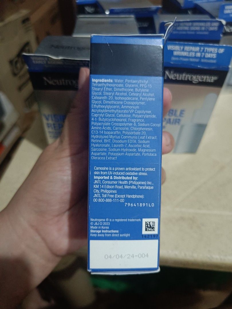 Neutrogena Visible Repair Night Moisturizer 30ml (Category: Face Care) located in Mandaluyong City. Submitted by geppsie (Listing ID 1463753123, Image 3). Description: - Fights wrinkles and early aging signs in 7 days. - Features Derm-proven Retinol + Antioxidant. - Lightweight night moisturizer with 3x anti-wrinkle power. - Reduces fine lines, wrinkles, and skin irritation. - Hydrates and promotes radiant skin. - Recommended for retinol beginner