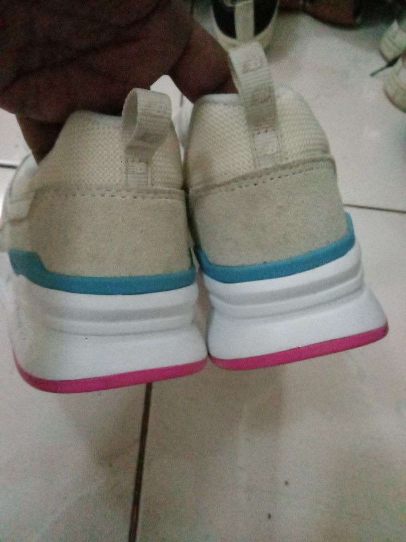 New balance (Category: Sneakers & Footwear) located in Rosario. Submitted by gmarilyn1934608 (Listing ID 1463938281, Image 3). Description: .
