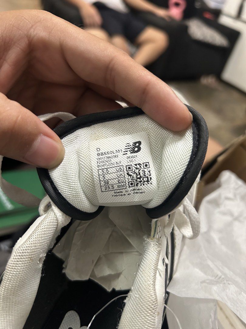 New Balance 550 (Category: Sneakers) located in Manila. Submitted by nashuey (Listing ID 1463807043, Image 2). Description: Size 38 Rfs: Wrong size.