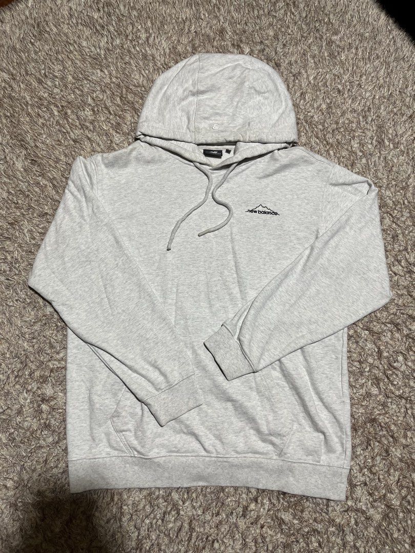 New Balance Hoodie (Category: Coats, Jackets and Outerwear) located in Valencia. Submitted by bordzsthrift (Listing ID 1463928880, Image 2). Description: Size Large on tag Dimes: 23 X 28 Exellent Condition No Issue.