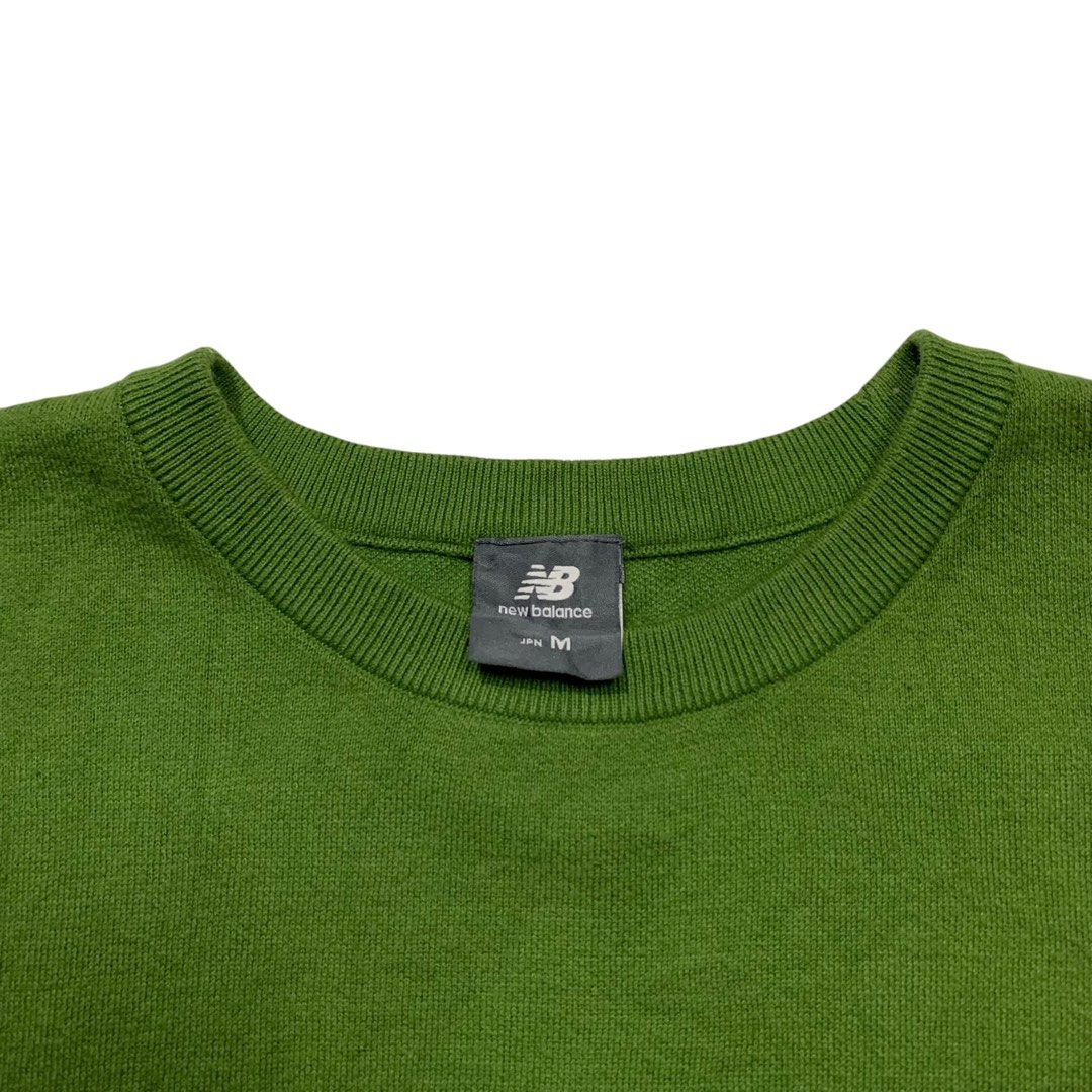 New Balance Shoe Patch Sweater (Category: Coats, Jackets and Outerwear) located in Baguio. Submitted by thesecretshop_ph (Listing ID 1463825437, Image 3). Description: Size: Medium Lenght: 24” Width: 24” Issue: None.