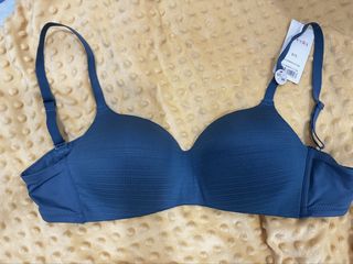 (Category: ) located in . Submitted by the.prettydamesessential (Listing ID 1463832604, Image 1). Description: .