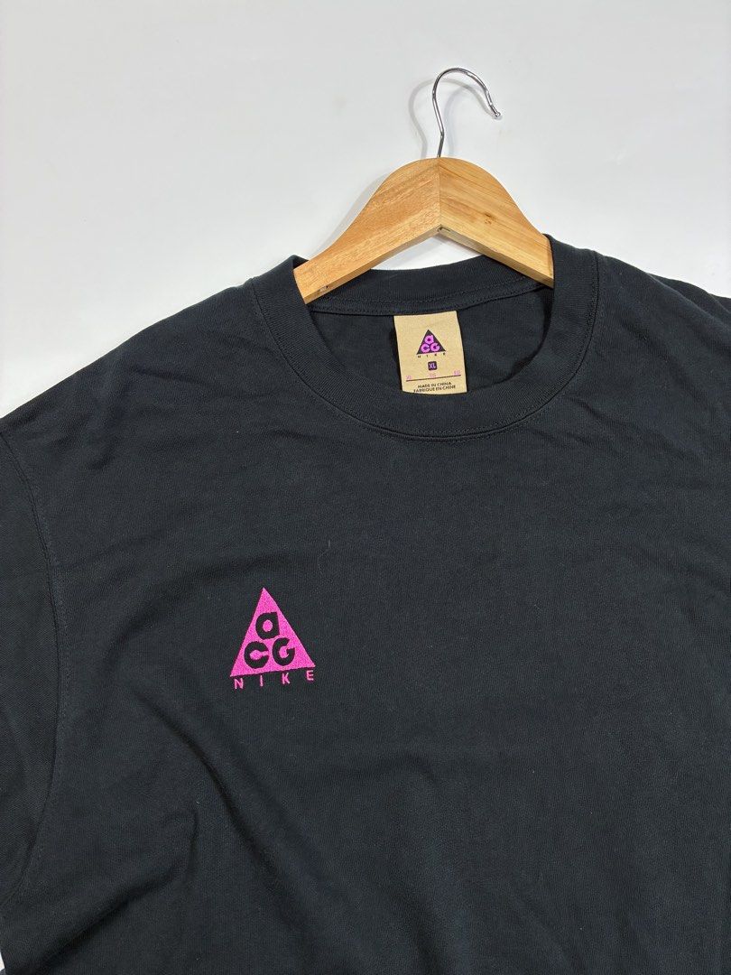 Nike ACG Logo Shirt (Category: Activewear) located in Quezon City. Submitted by selling2survive (Listing ID 1463814695, Image 3). Description: As new condition No issue Size: XL (Asian) Length: 29 Pit to pit: 20.5 Shoulder: 20 Lalamove or J&T Express for delivery.